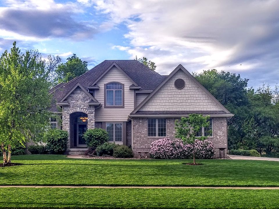1st image of 825 Timberline Dr