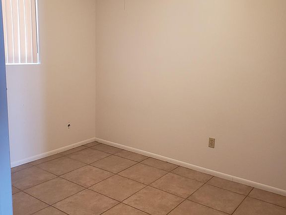 5th image of 3125 Applewood Dr Unit 102