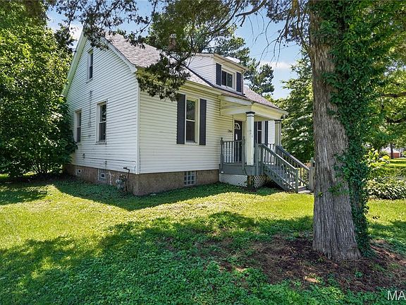 2nd image of 366 Suburban Ave