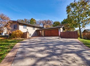 10301 10th Avenue Cir, Bloomington, MN 55420