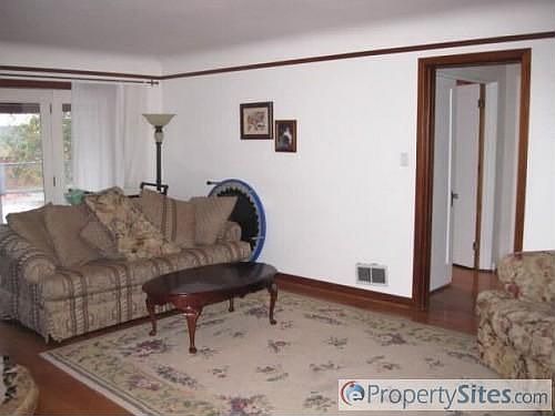 4th image of 1208 S Sunset Dr