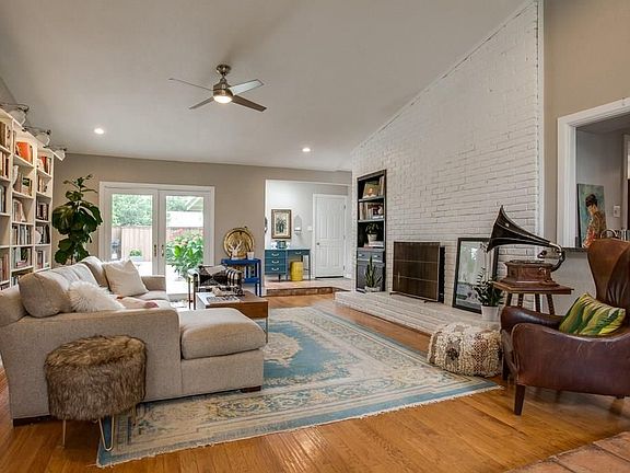3rd image of 7118 Echo Bluff Dr