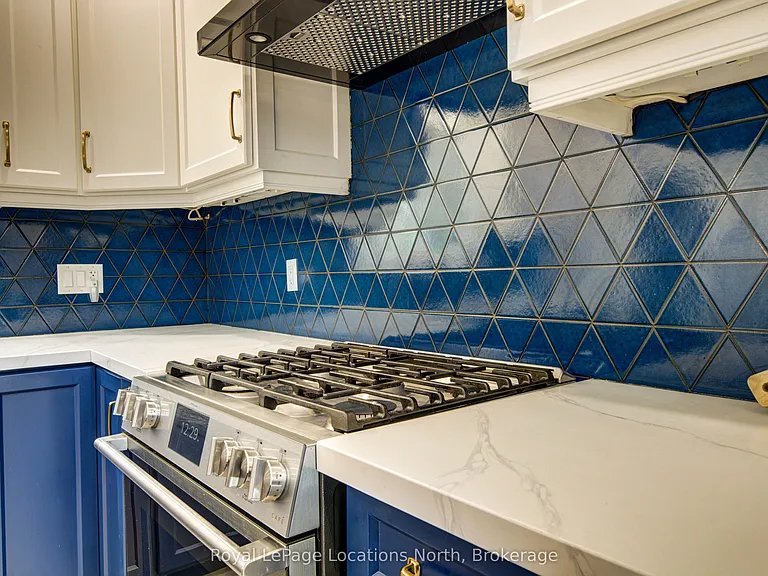 2 Maplewood Dr — Photo 15