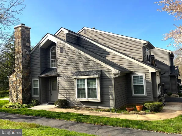 40 Roxbury Ct #H, Princeton, NJ 08540