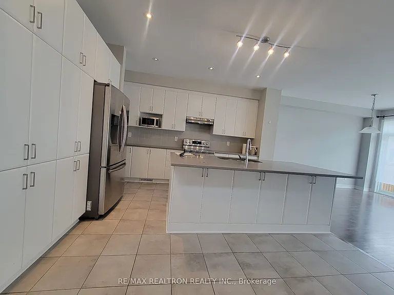 876 Stonewalk Dr — Photo 3