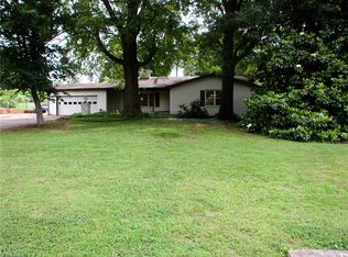 4850 Westchester Rd, Winston Salem, NC 27103