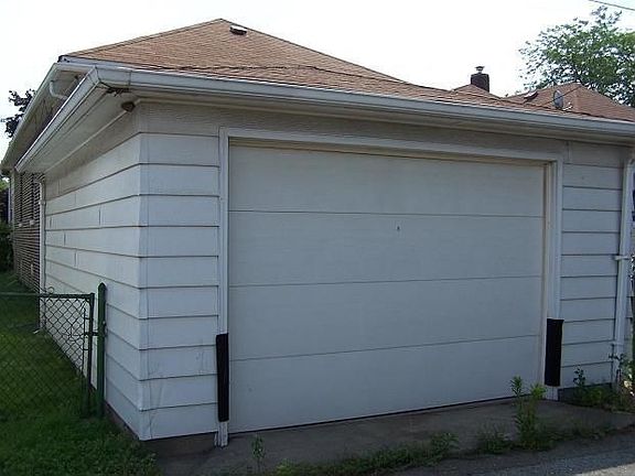 3rd image of 4134 Carey St
