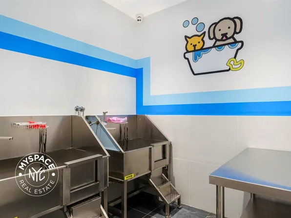 1499 Bedford Avenue image 40 of 46