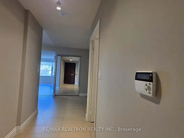 273 S Park Rd #501 — Photo 21