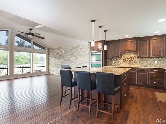 4th image of 4147 Longfellow Pl NW
