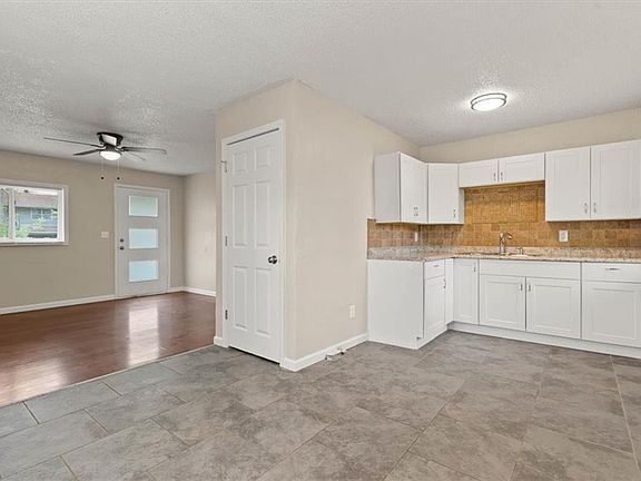 5th image of 4520 Jackson Ave
