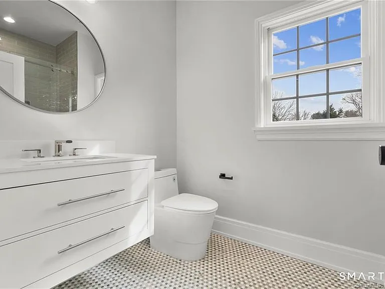 5 Shaw Ave — Photo 29