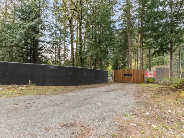 19512 Silver Skagit Rd, Hope, BC V0X 1L2