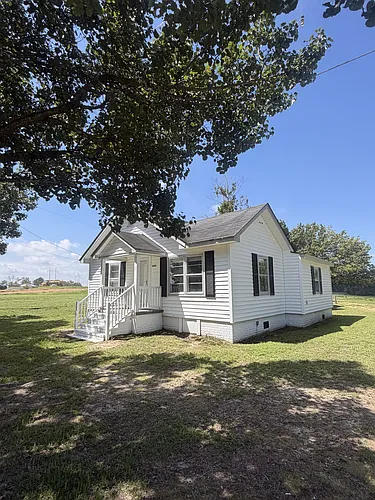 2161 N Carolina 55 Photo 1