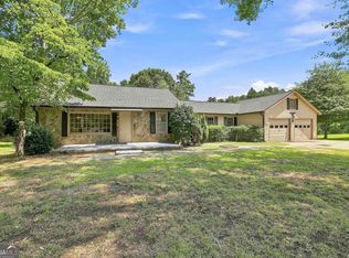 458 Mehaffey Dr, Fairburn, GA 30213