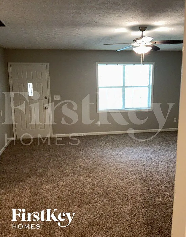 3 bed, 2.0 bath, 1282 sqft, $1,780 — Photo 2