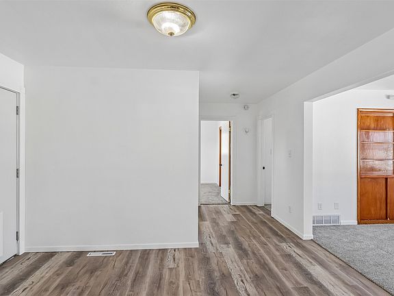 4th image of 713 E Jasper St