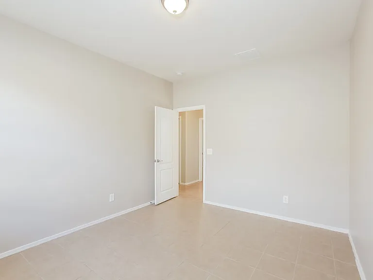 7333 W Saint Catherine Ave — Photo 12