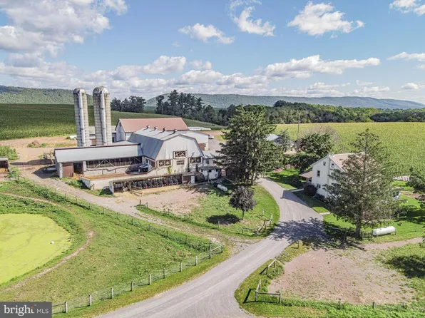 301 Garden Spot Rd, Lykens, PA 17048