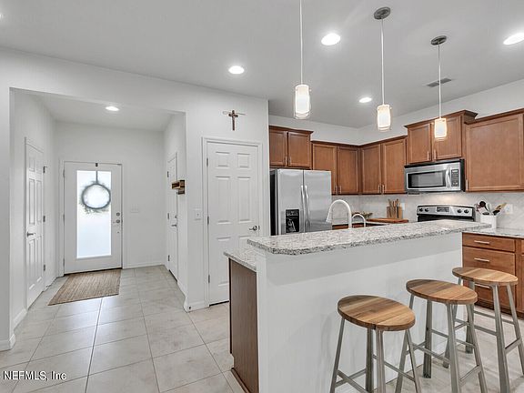 3rd image of 7006 BEAUHAVEN Court
