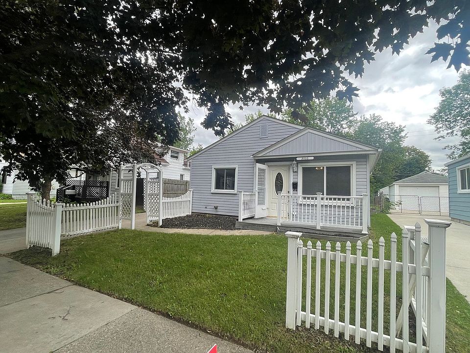 1st image of 2033 Wrenson St