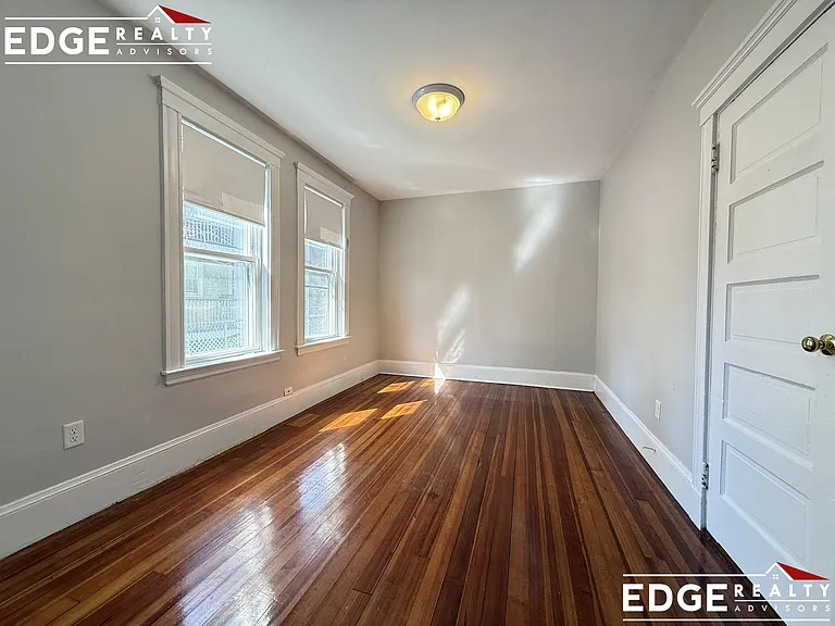 39 Foster St #1 — Photo 9