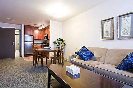 Catalina Apartments — Photo 12