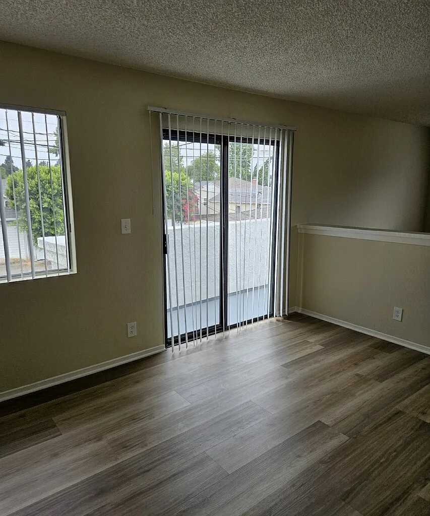 Studio, 450 sqft, $1,795 — Photo 2