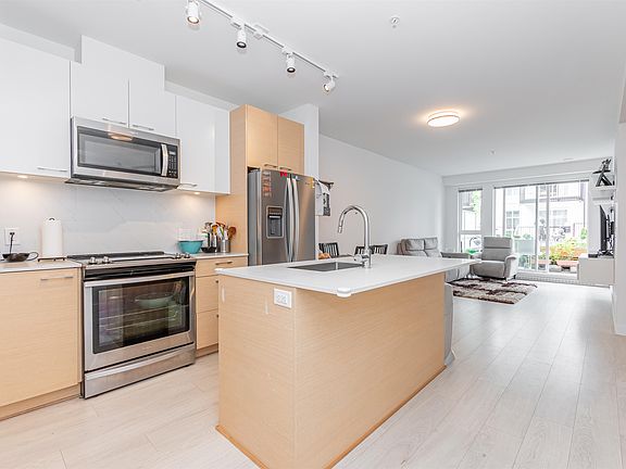 5th image of 13963 Boulevard 114 #105