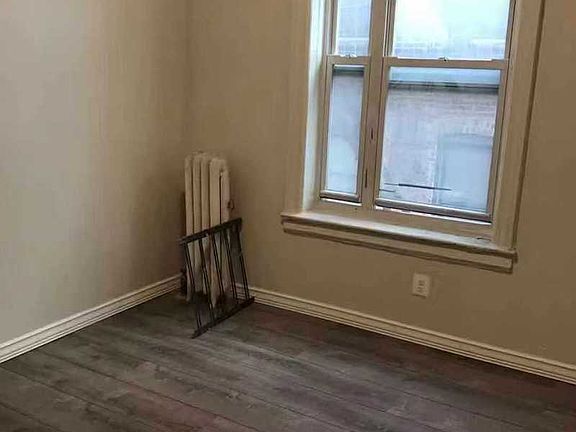 5th image of 1898 Longfellow Ave APT C3