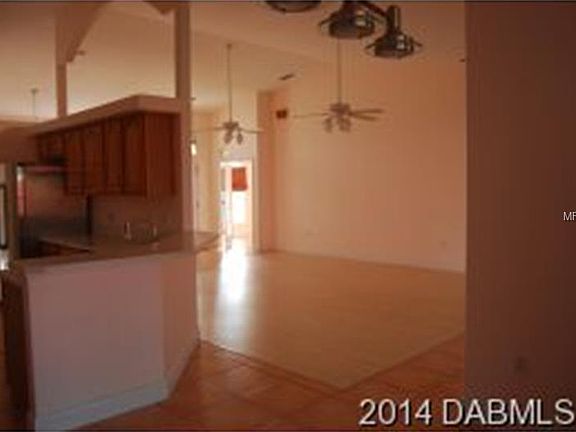 4th image of 48 E Sea Harbor Dr