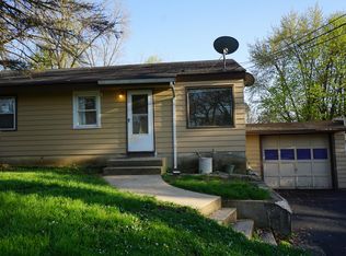 919 Getty St, Elgin, IL 60120