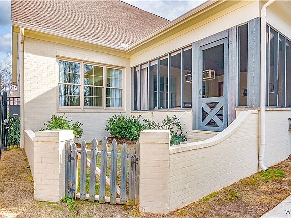 3rd image of 6312 Woodlands Trail Pl