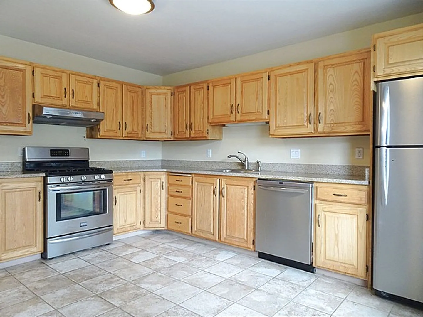 Great Prospector Home on Cul-de-Sac — Photo 3