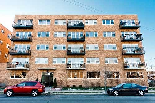 1st image of 2525 W Bryn Mawr Ave APT 304
