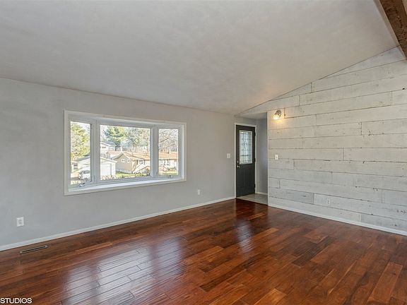 2nd image of 703 S C Ave