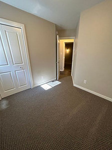 Winnipeg Apartment for rent - 3 Bedrooms — photo 9