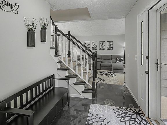 2nd image of 1705 Rushmore Dr