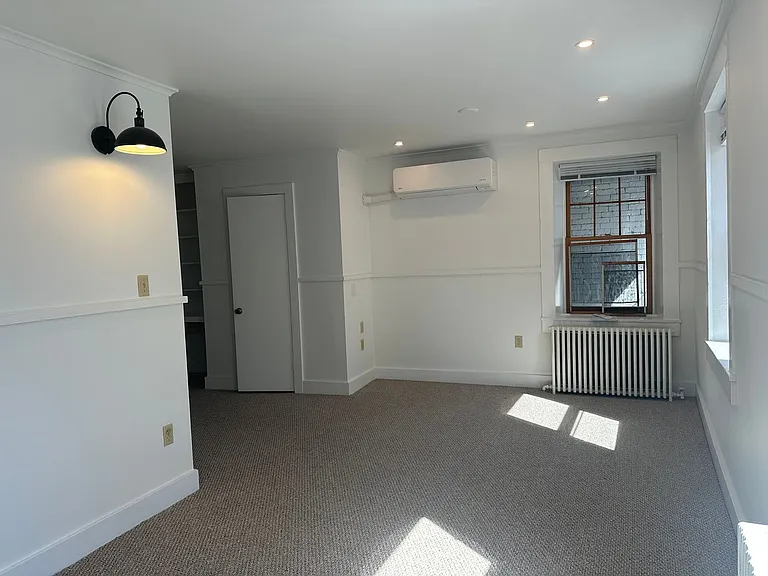 116 Front St — Photo 4