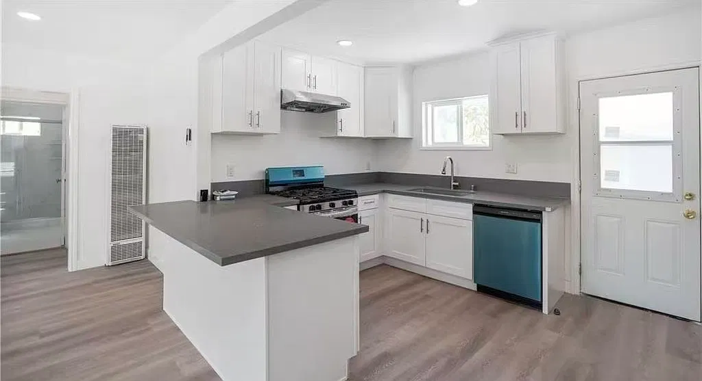 2 bed, 1016 sqft, $3,000 — Photo 3