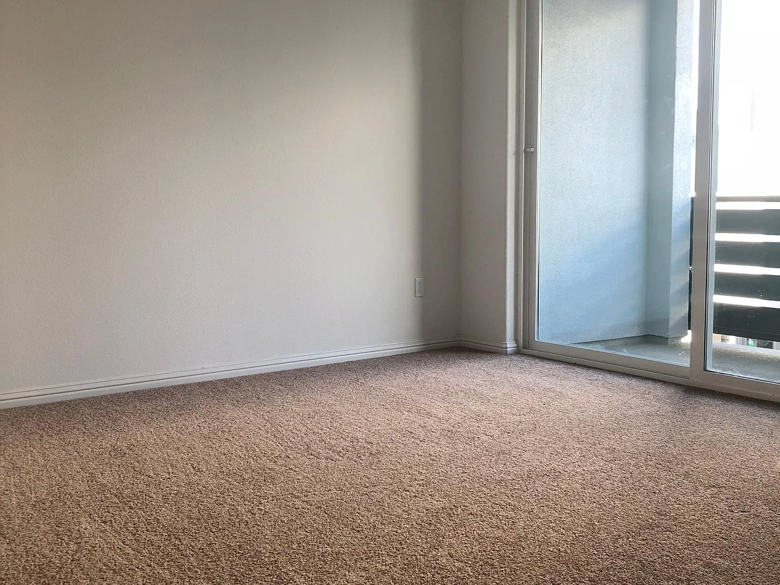 679 Blackbury Ln — Photo 4