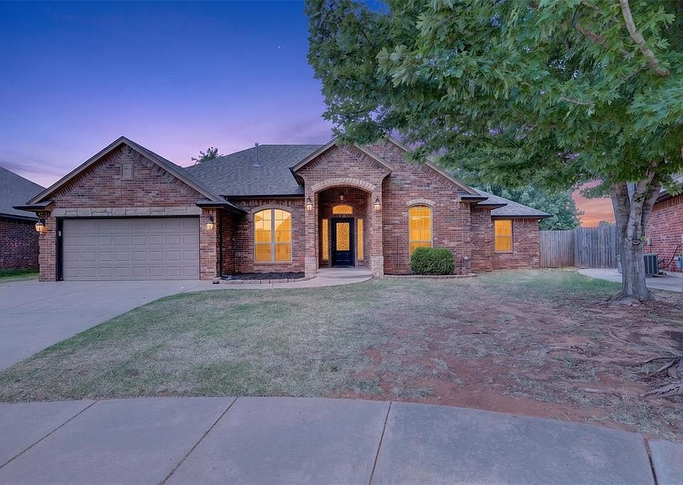 1st image of 533 W Alamo Court Way
