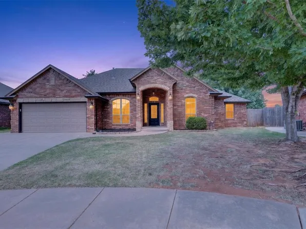 533 W Alamo Court Way, Mustang, OK 73064