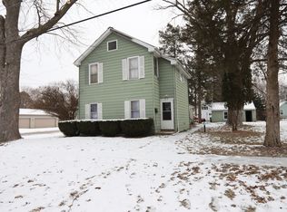 607 6th St, Harvard, IL 60033