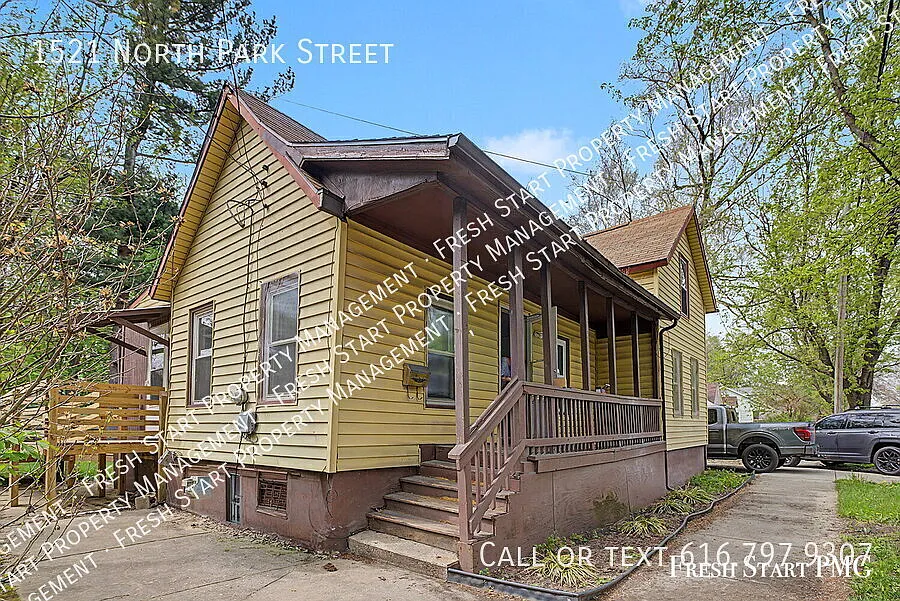 Building Photo - 1521 N Park St