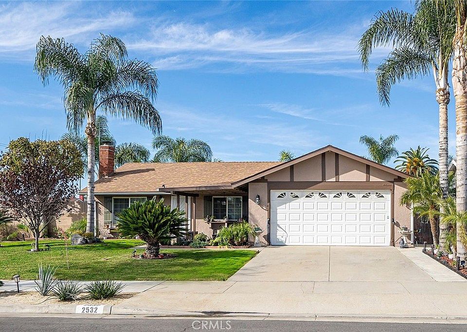1st image of 2532 S Pinehurst Pl
