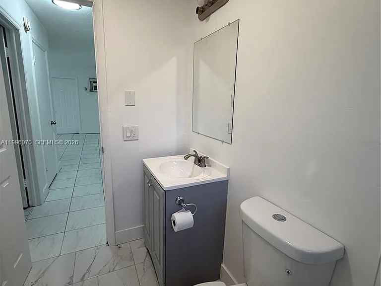 6071 SW 33rd St #4 — Photo 10