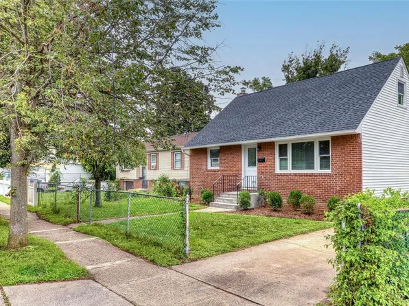 111 Lincoln Avenue, Roosevelt, NY 11575