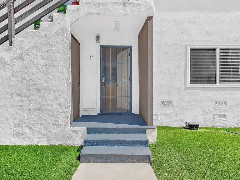 933 Alamitos Ave — Photo 36