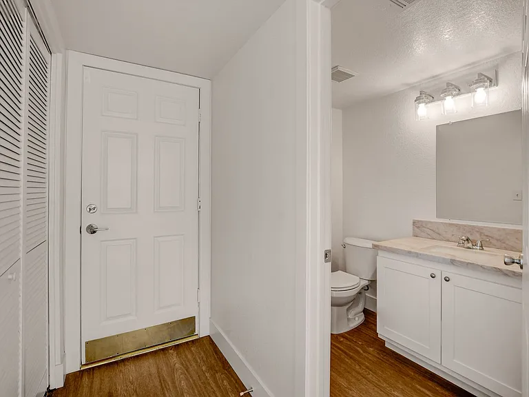 8005 Vision St — Photo 22